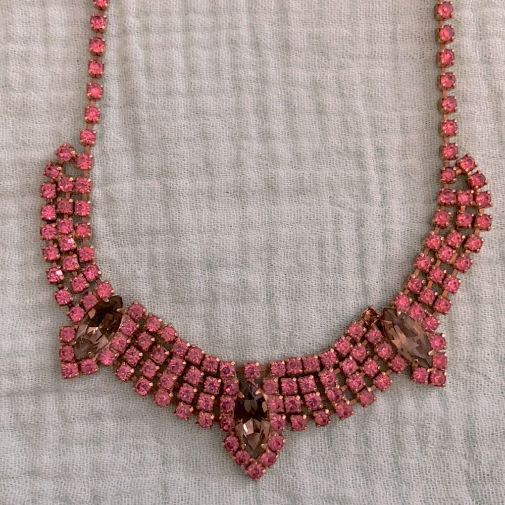 Vintage pink rhinestone w 3 stone necklace